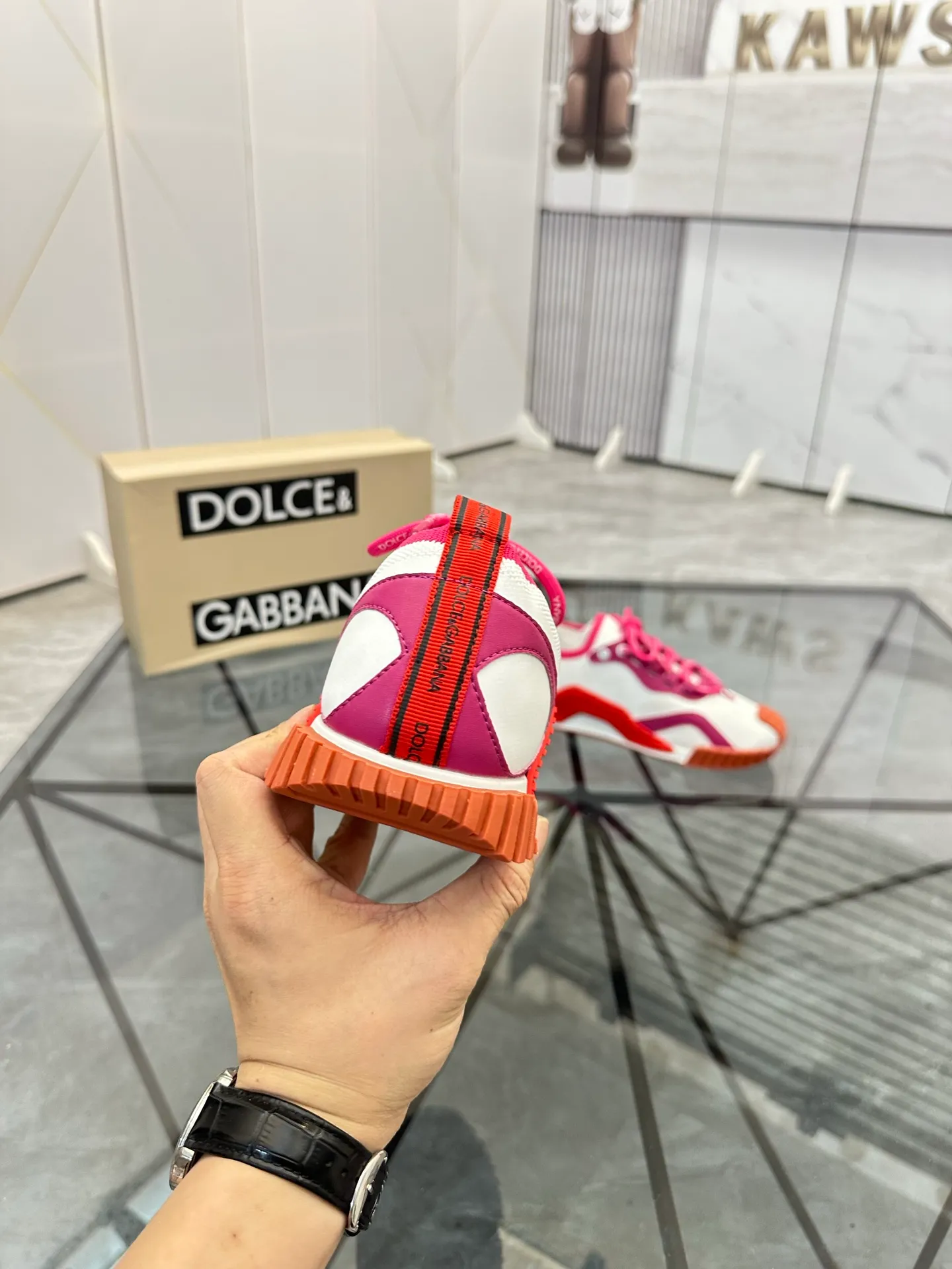 Men's shoes: 💰P460¥ Product trademark: DG "Dolce & Gabbana*" low-top sneakers Regular size: 35-44 (can be customized to 45.46.) Couple style Product materials: Upper imported cowhide stitching original material, breathable lining, original outsole. Number: 803